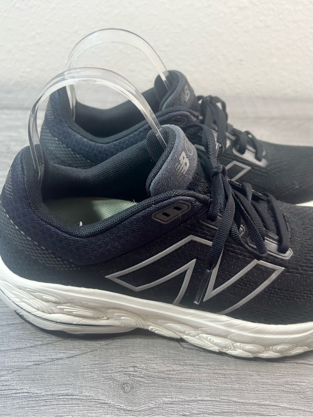 New Balance Size 8 Men's/9.5 Women’s Black & White Fresh Foam Athletic Shoes B - Picture 3 of 9